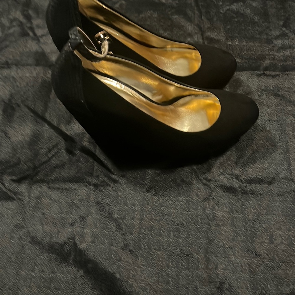 Jessica Simpson Wedge ankle strap shoes. Size 8.5 medium.  Worn once.
